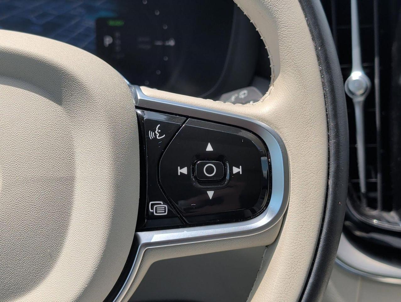 2024 Volvo XC60 Recharge Plug-In Hybrid Core Dark Theme San Juan TX
