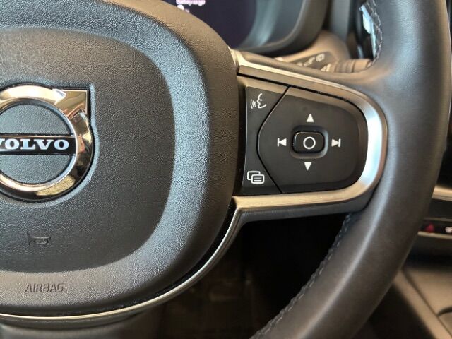 2024 Volvo XC60 Recharge Plug-In Hybrid T8 Core Dark Theme Charlotte NC