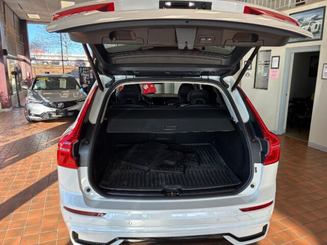 2024 Volvo XC60 Recharge Plug-In Hybrid T8 Core Dark Theme Charlotte NC