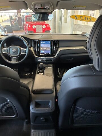 2024 Volvo XC60 Recharge Plug-In Hybrid T8 Core Dark Theme Charlotte NC