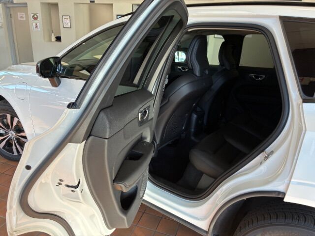 2024 Volvo XC60 Recharge Plug-In Hybrid T8 Core Dark Theme Charlotte NC