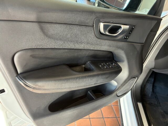 2024 Volvo XC60 Recharge Plug-In Hybrid T8 Core Dark Theme Charlotte NC