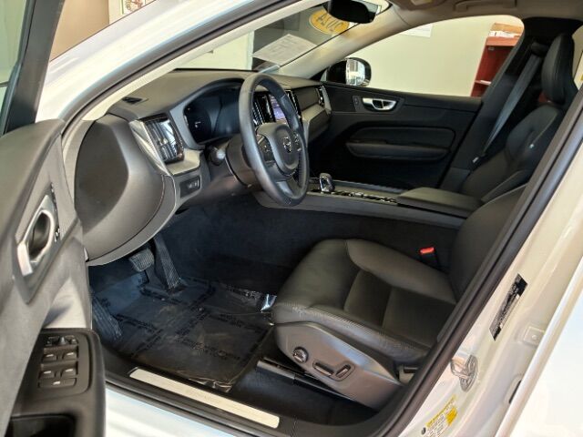 2024 Volvo XC60 Recharge Plug-In Hybrid T8 Core Dark Theme Charlotte NC