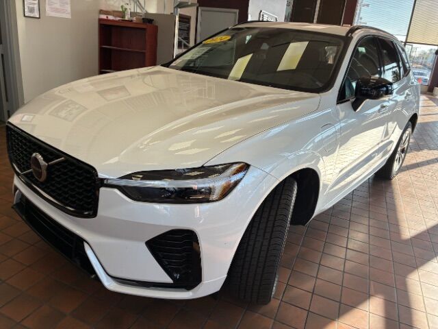 2024 Volvo XC60 Recharge Plug-In Hybrid T8 Core Dark Theme Charlotte NC