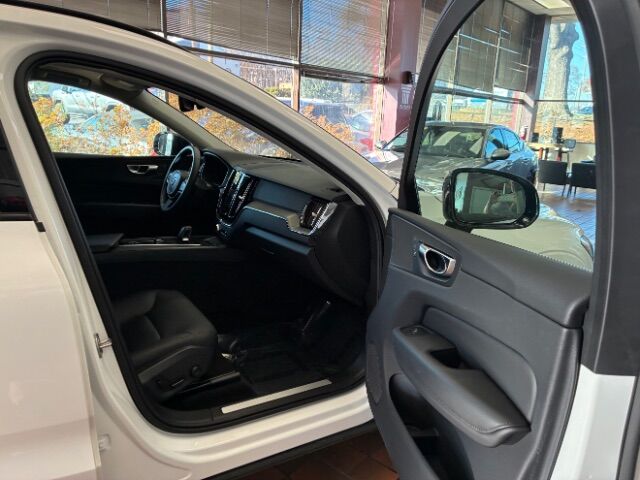 2024 Volvo XC60 Recharge Plug-In Hybrid T8 Core Dark Theme Charlotte NC