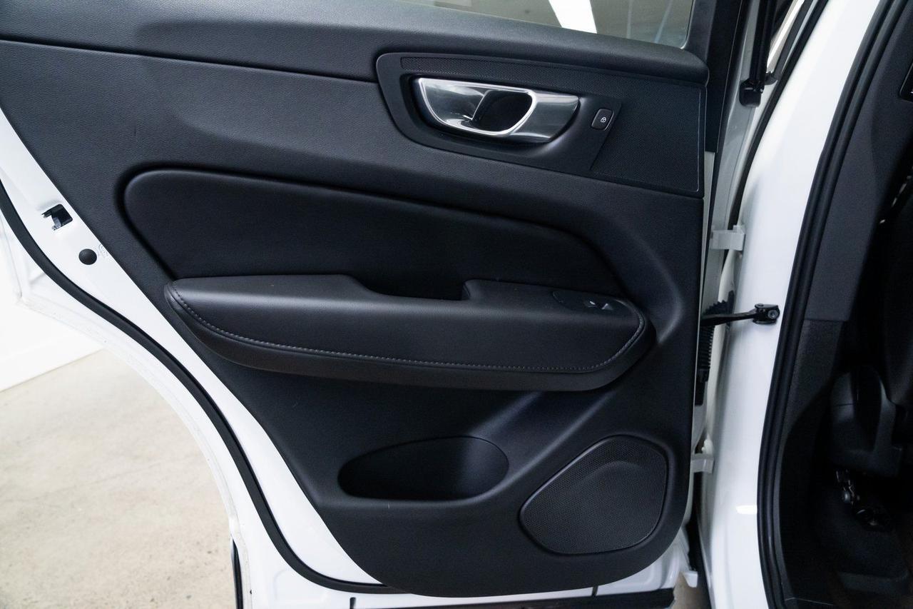 2024 Volvo XC60 Recharge Plug-In Hybrid T8 Plus Dark Theme Adaptive Cruise Harman Kardon Sound Portland OR