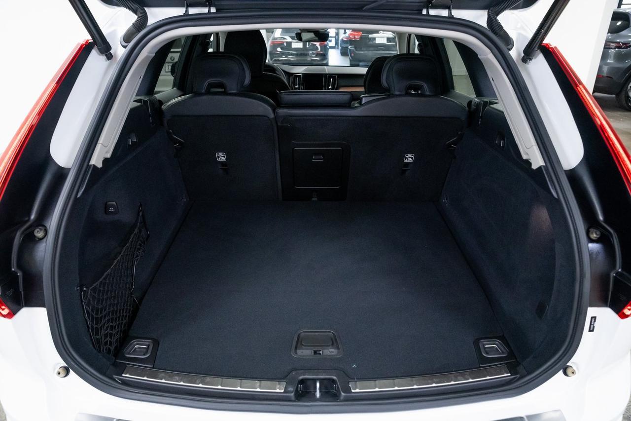 2024 Volvo XC60 Recharge Plug-In Hybrid T8 Plus Dark Theme Adaptive Cruise Harman Kardon Sound Portland OR