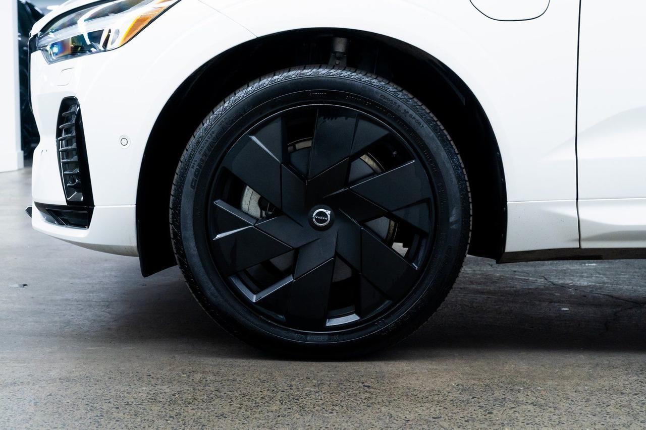 2024 Volvo XC60 Recharge Plug-In Hybrid T8 Plus Dark Theme Adaptive Cruise Harman Kardon Sound Portland OR