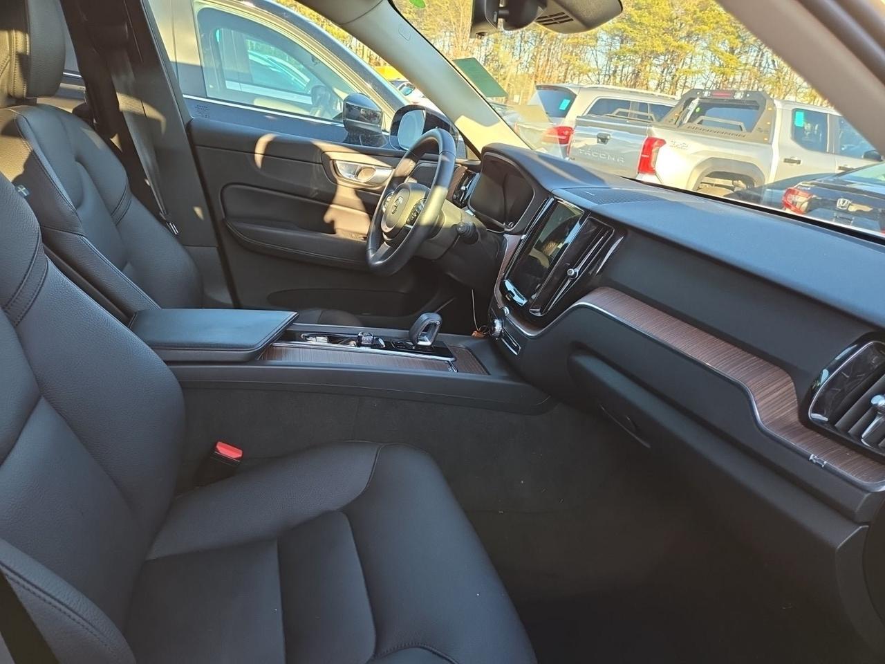 2024 Volvo XC60 Recharge Plug-In Hybrid T8 Plus Dark Theme Adaptive Cruise Harman Kardon Sound Portland OR