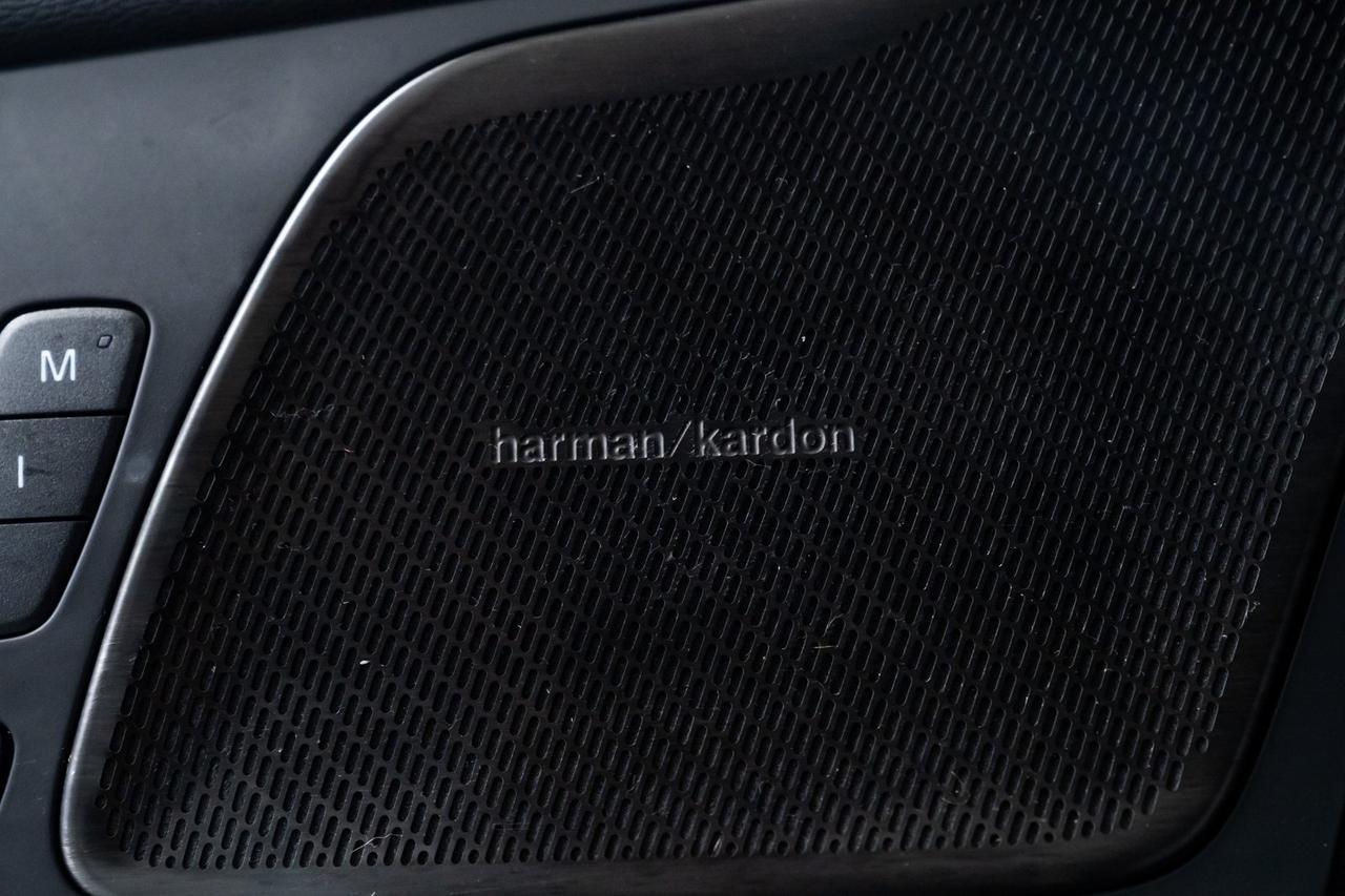 2024 Volvo XC60 Recharge Plug-In Hybrid T8 Plus Dark Theme Adaptive Cruise Harman Kardon Sound Portland OR