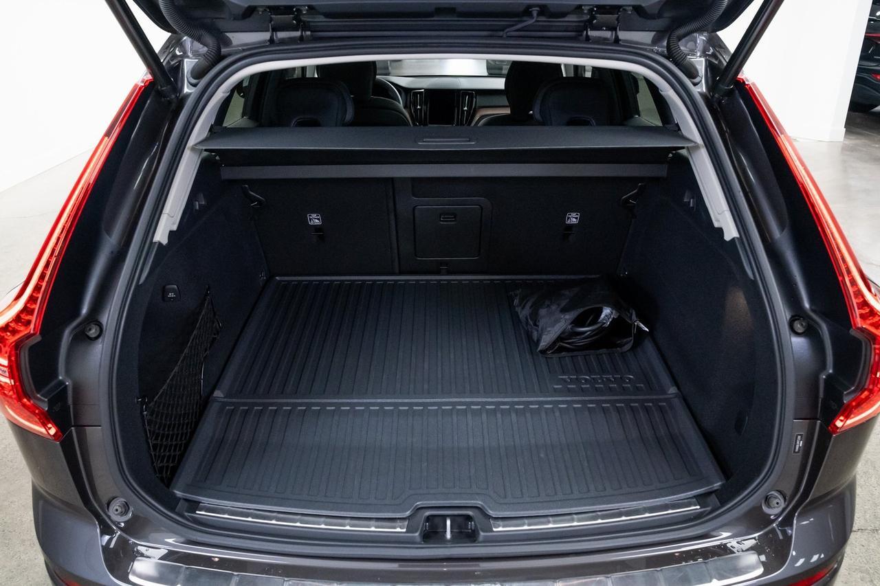 2024 Volvo XC60 Recharge Plug-In Hybrid T8 Plus Dark Theme Surround View Camera Adaptive Cruise Portland OR