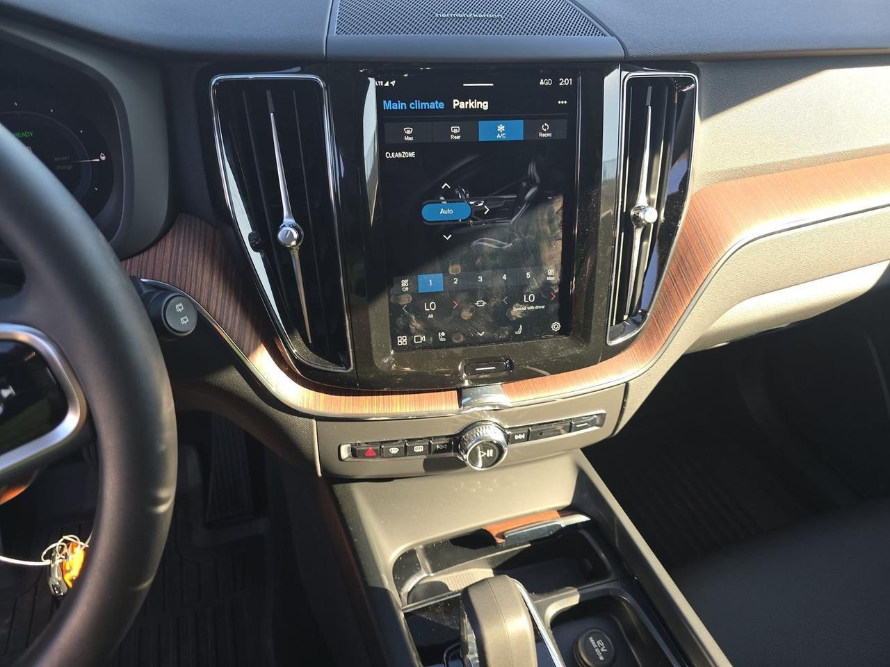 2024 Volvo XC60 Recharge Plug-In Hybrid T8 Plus Dark Theme Surround View Camera Adaptive Cruise Portland OR