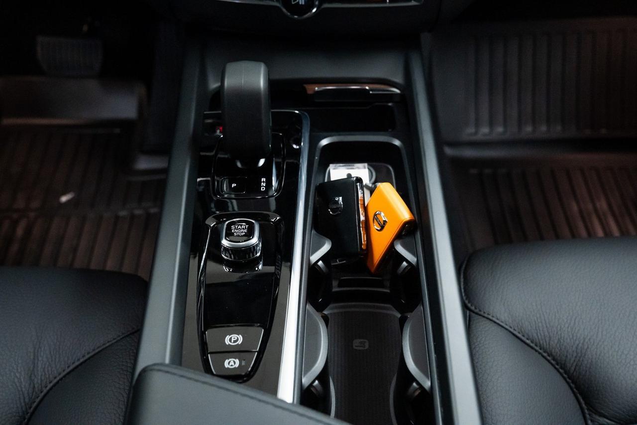 2024 Volvo XC60 Recharge Plug-In Hybrid T8 Plus Dark Theme Surround View Camera Adaptive Cruise Portland OR