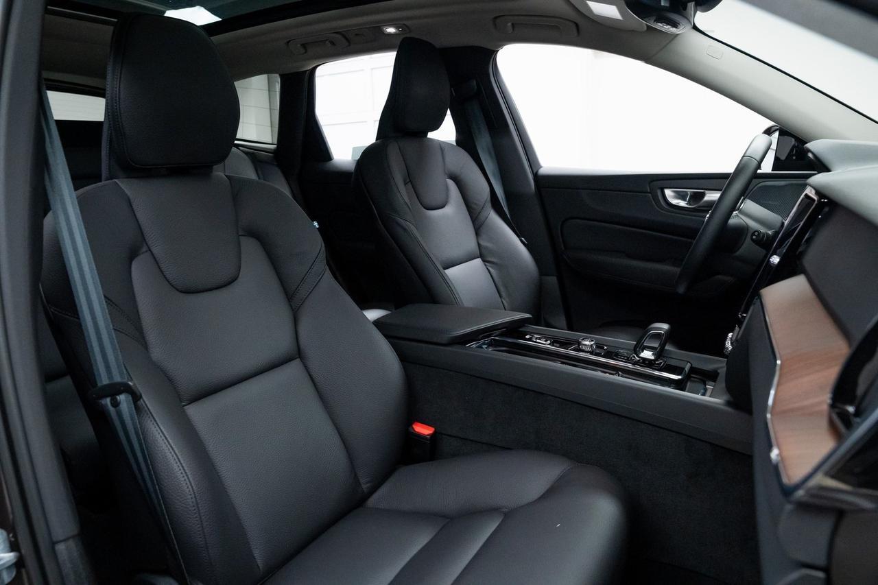 2024 Volvo XC60 Recharge Plug-In Hybrid T8 Plus Dark Theme Surround View Camera Adaptive Cruise Portland OR