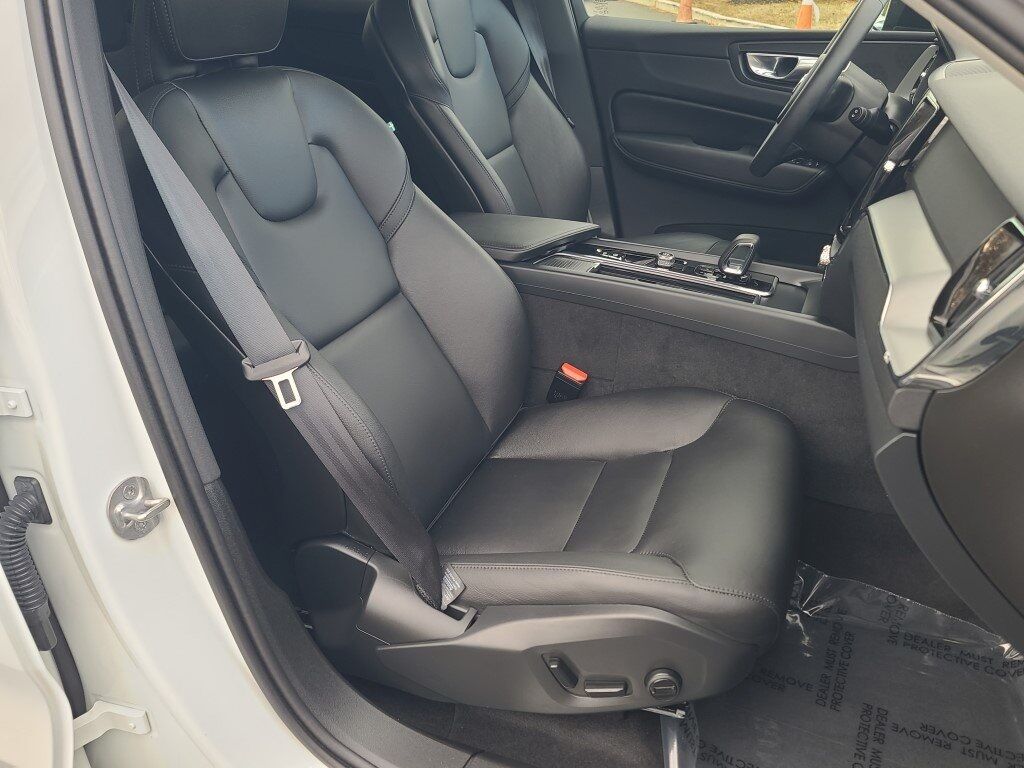 2024 Volvo XC60 Recharge Plug-In Hybrid T8 Plus Dark Theme Springfield VA