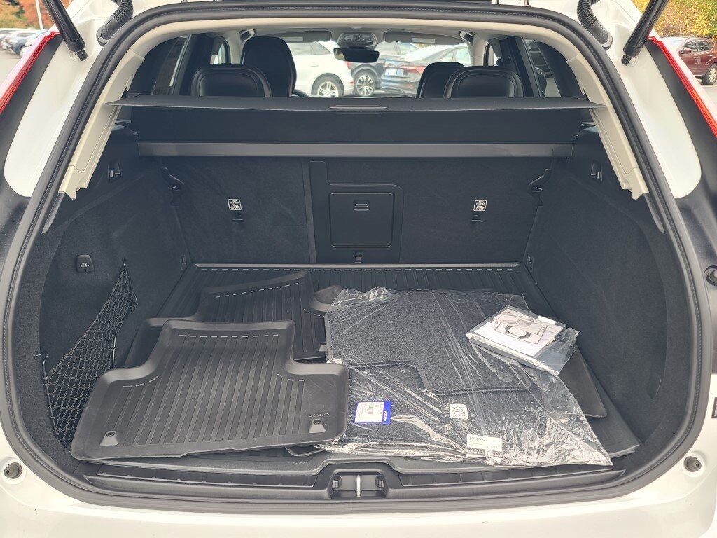 2024 Volvo XC60 Recharge Plug-In Hybrid T8 Plus Dark Theme Springfield VA