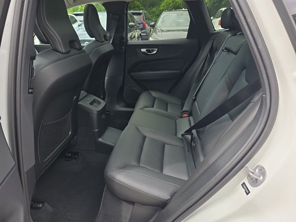 2024 Volvo XC60 Recharge Plug-In Hybrid T8 Plus Dark Theme Hunt Valley MD