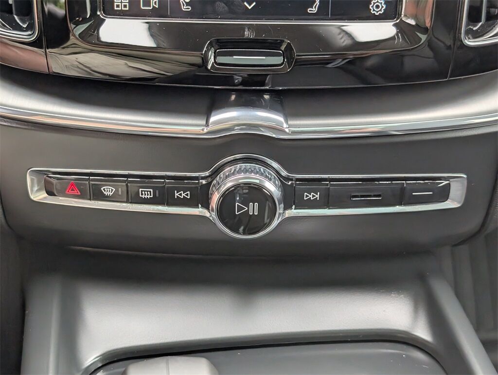 2024 Volvo XC60 Recharge Plug-In Hybrid T8 Plus Dark Theme Hunt Valley MD