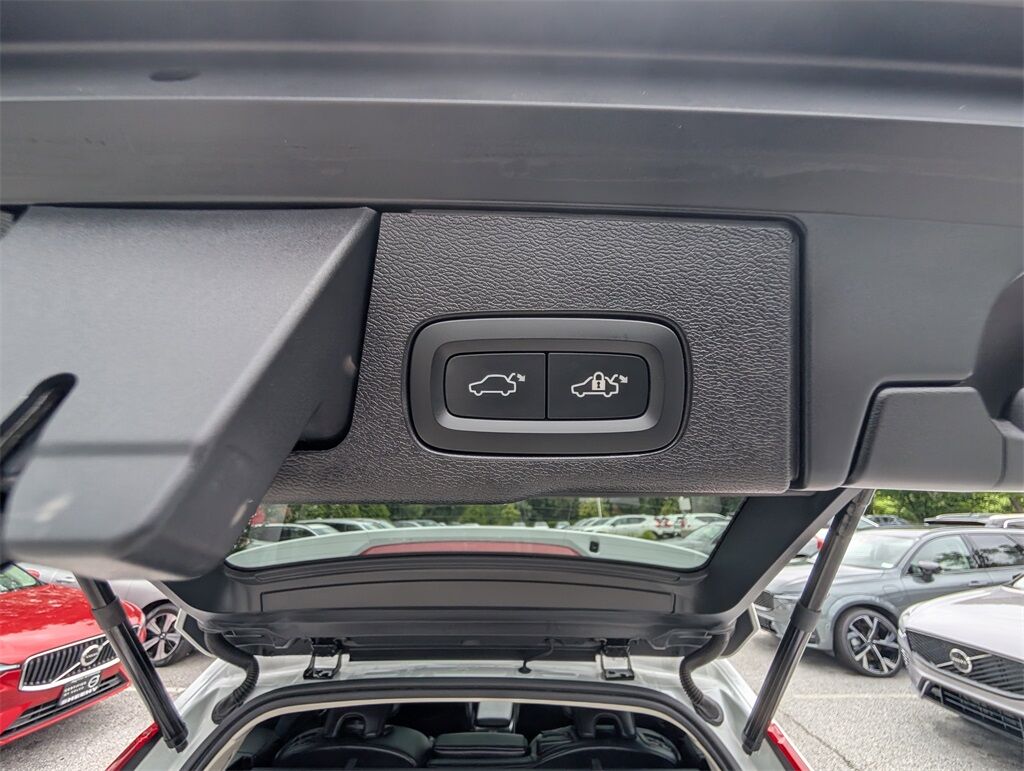 2024 Volvo XC60 Recharge Plug-In Hybrid T8 Plus Dark Theme Hunt Valley MD