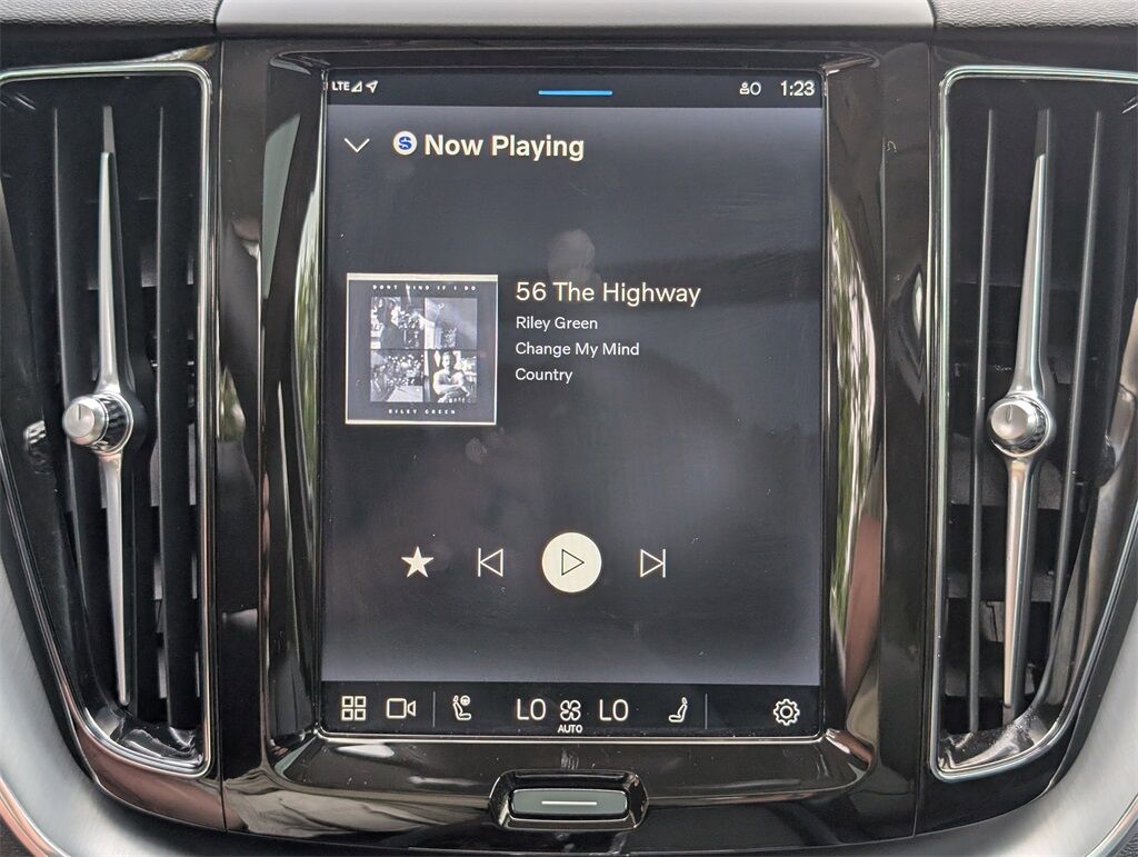 2024 Volvo XC60 Recharge Plug-In Hybrid T8 Plus Dark Theme Hunt Valley MD