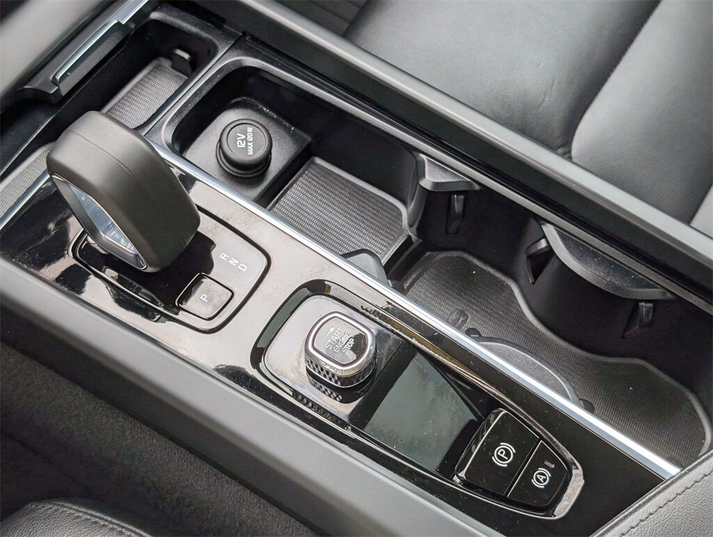 2024 Volvo XC60 Recharge Plug-In Hybrid T8 Plus Dark Theme Hunt Valley MD