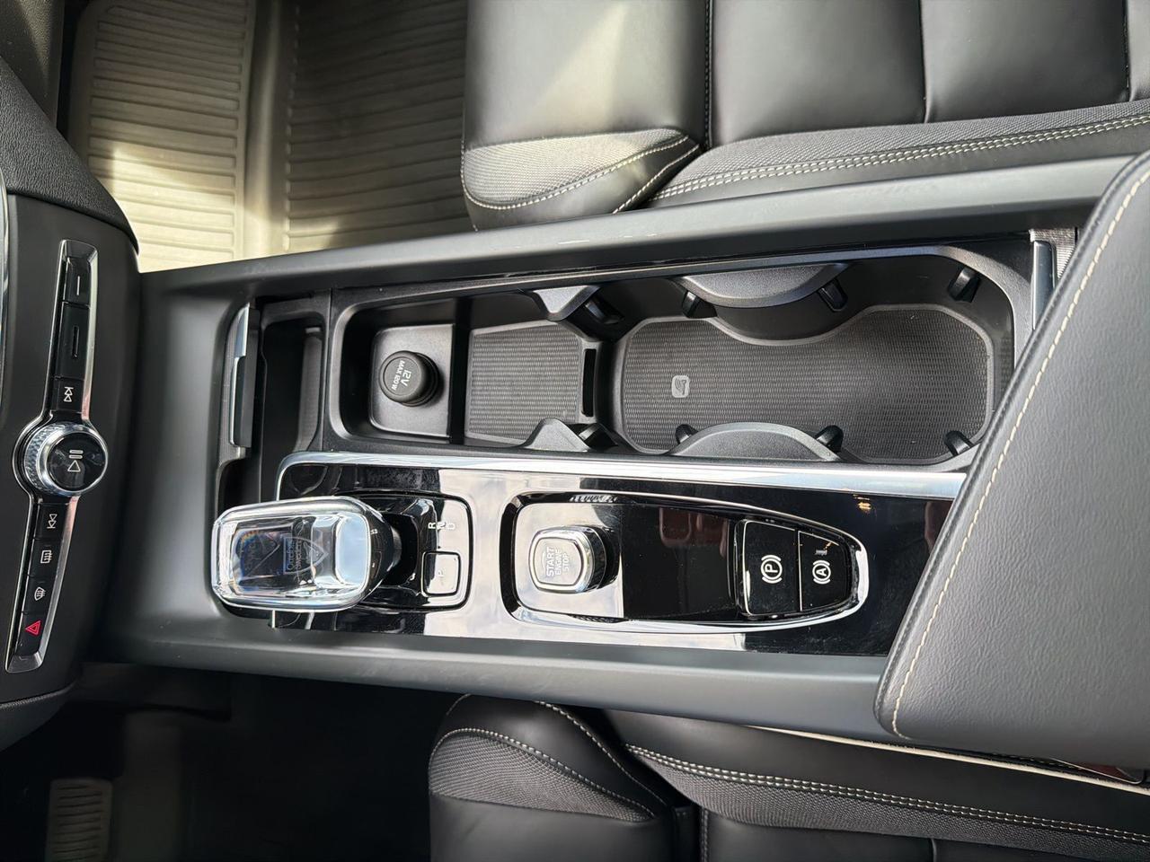 2024 Volvo XC60 Recharge Plug-In Hybrid T8 Polestar Bend OR