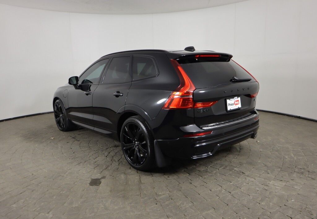 2024 Volvo XC60 Recharge Plug-In Hybrid T8 eAWD Ultimate Black Edition Maumee OH
