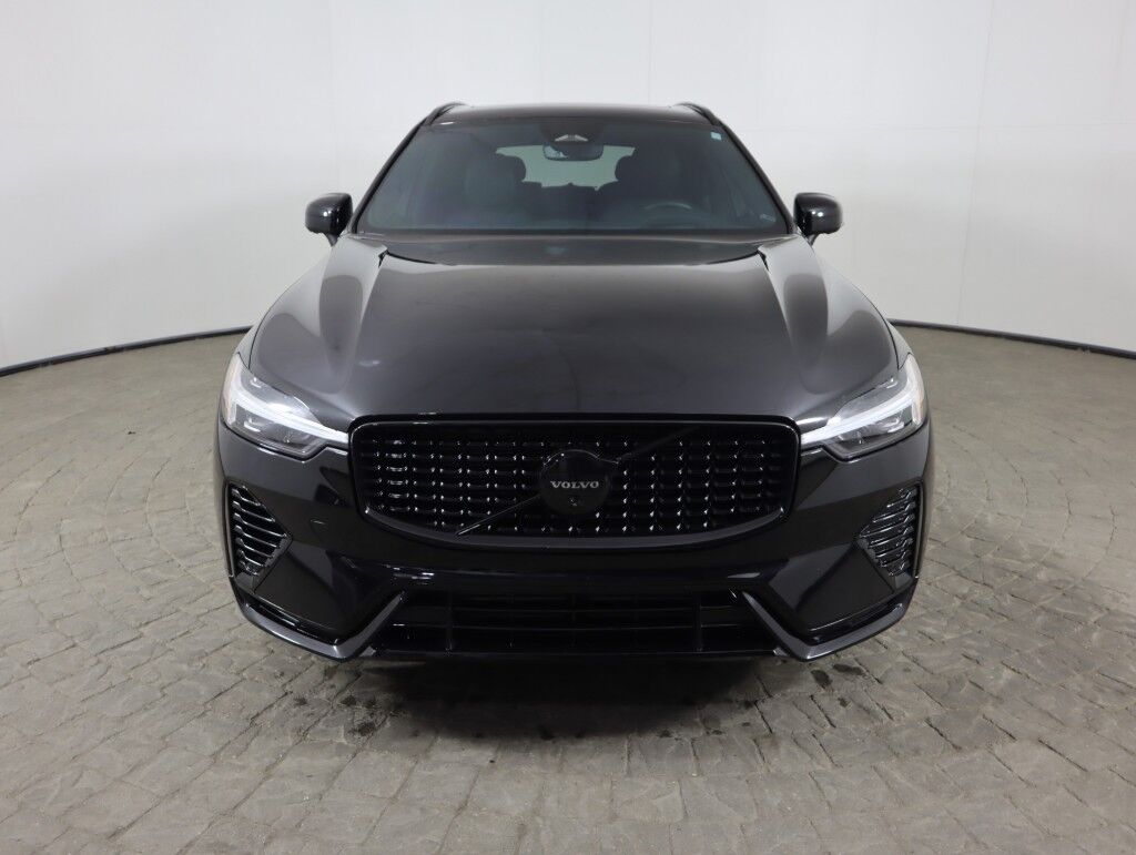 2024 Volvo XC60 Recharge Plug-In Hybrid T8 eAWD Ultimate Black Edition Maumee OH