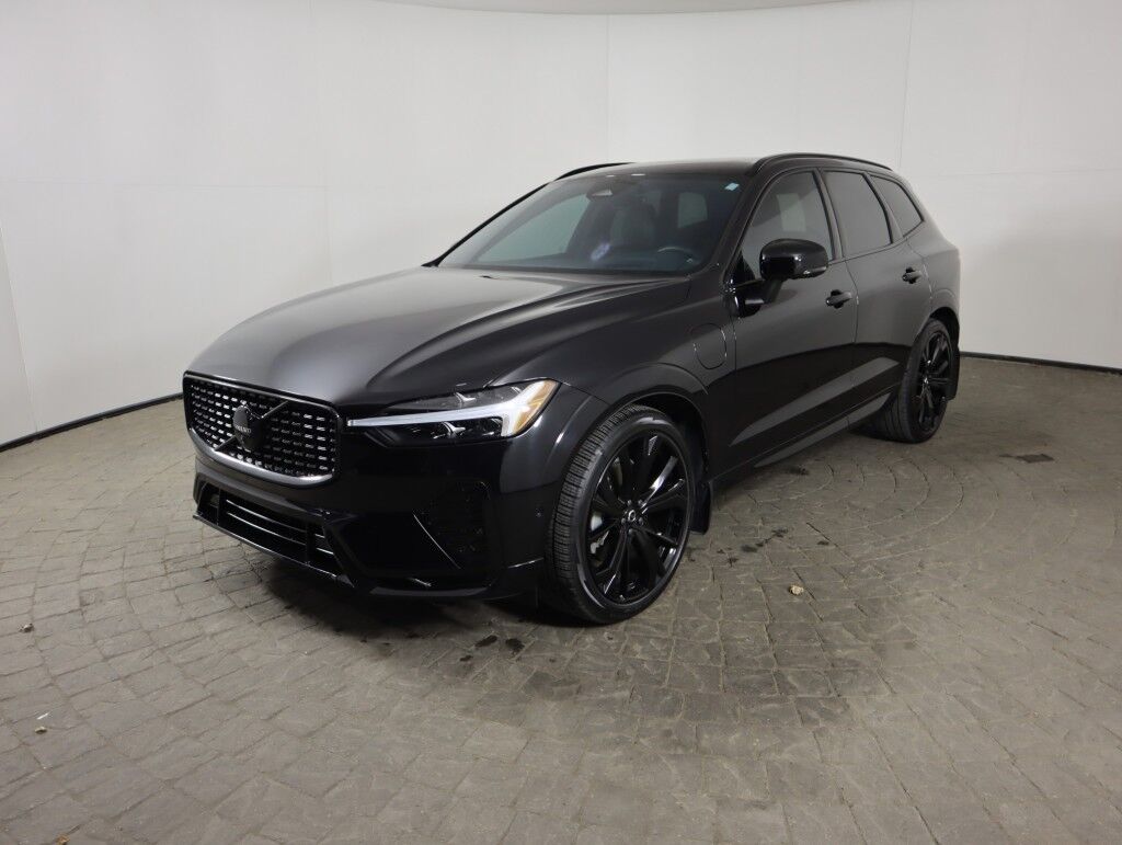 2024 Volvo XC60 Recharge Plug-In Hybrid T8 eAWD Ultimate Black Edition Maumee OH