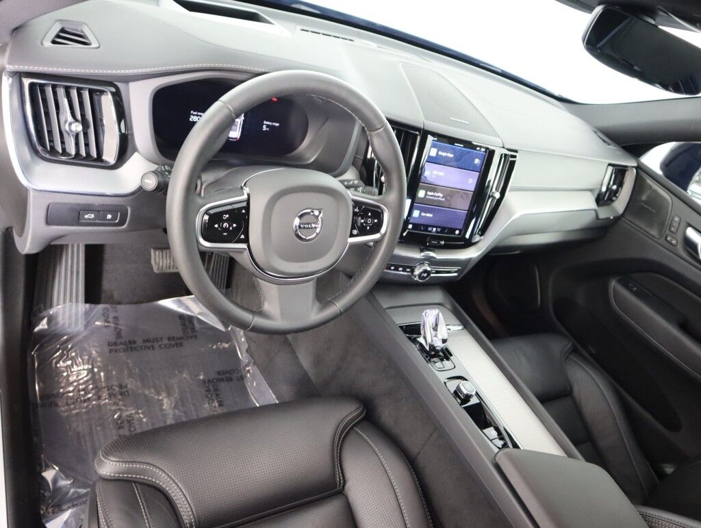 2024 Volvo XC60 Recharge Plug-In Hybrid T8 eAWD Ultimate Black Edition Maumee OH