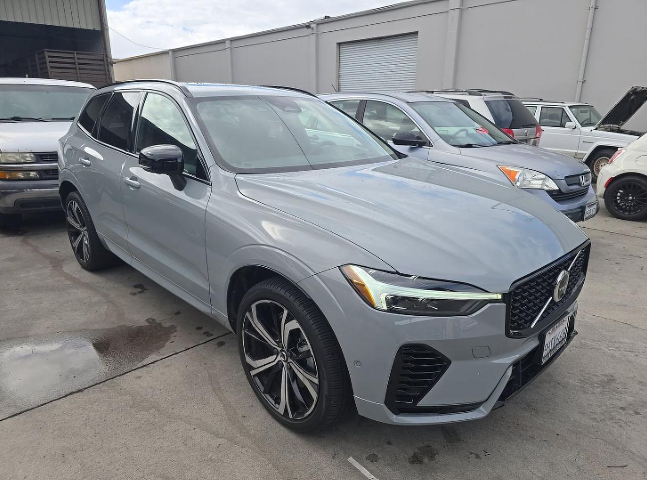 2024 Volvo XC60 Recharge Plug-In Hybrid Ultimate