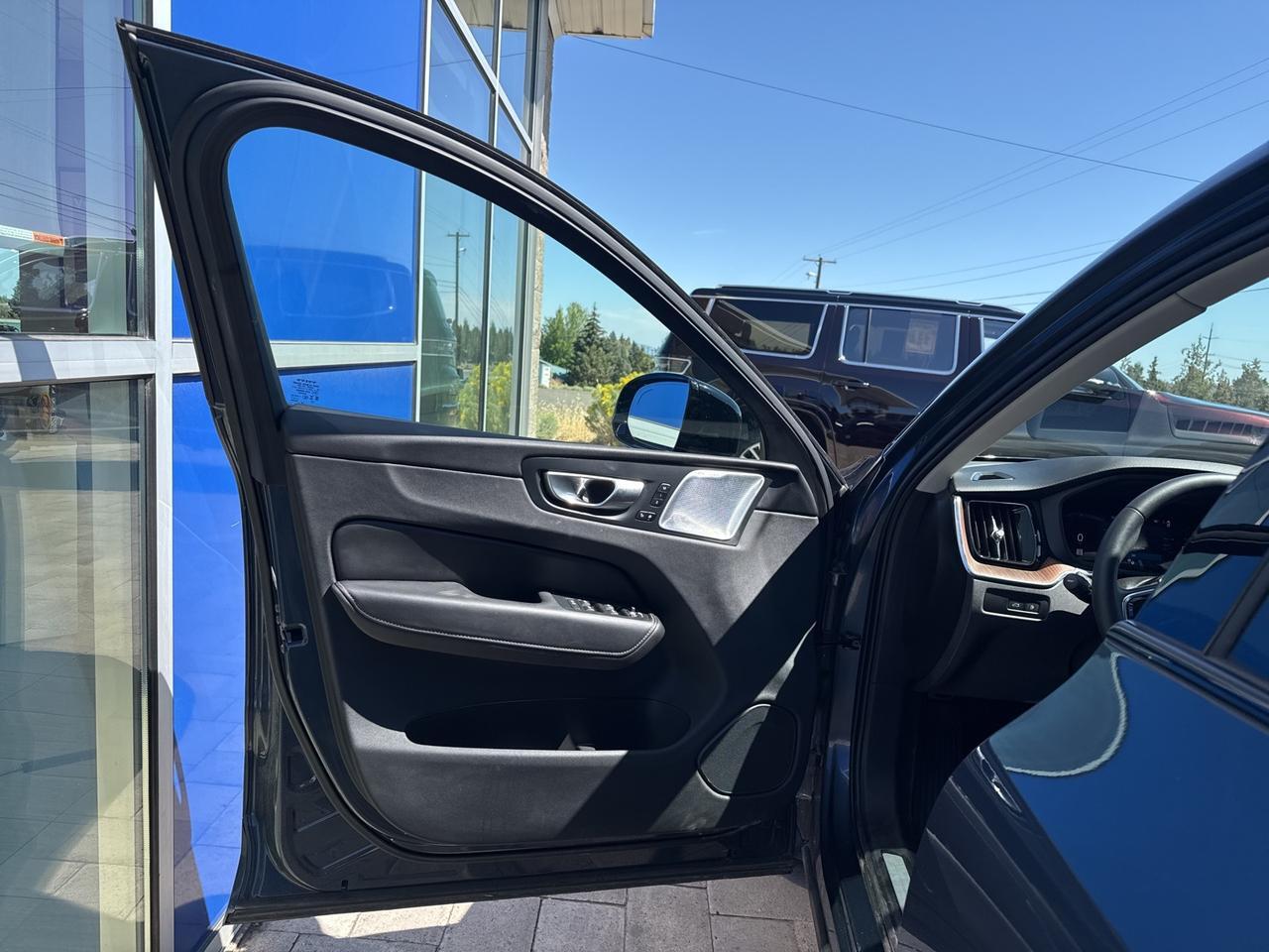 2024 Volvo XC60 Recharge Plug-In Hybrid Ultimate Bend OR