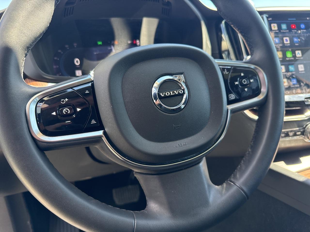 2024 Volvo XC60 Recharge Plug-In Hybrid Ultimate Bend OR