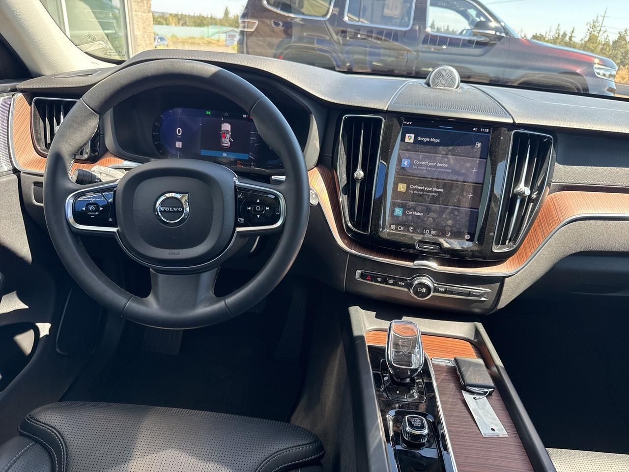 2024 Volvo XC60 Recharge Plug-In Hybrid Ultimate Bend OR