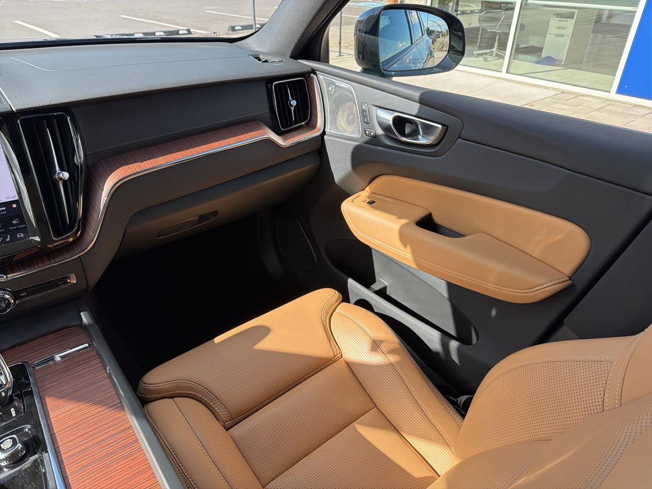 2024 Volvo XC60 Recharge Plug-In Hybrid Ultimate Bend OR