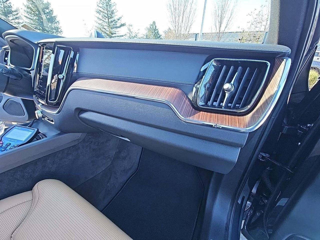 2024 Volvo XC60 Recharge Plug-In Hybrid Ultimate Bend OR