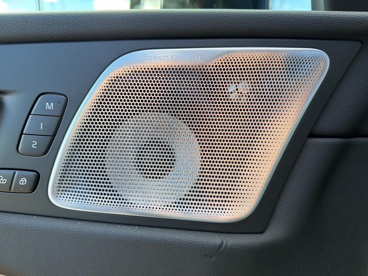 2024 Volvo XC60 Recharge Plug-In Hybrid Ultimate Bend OR