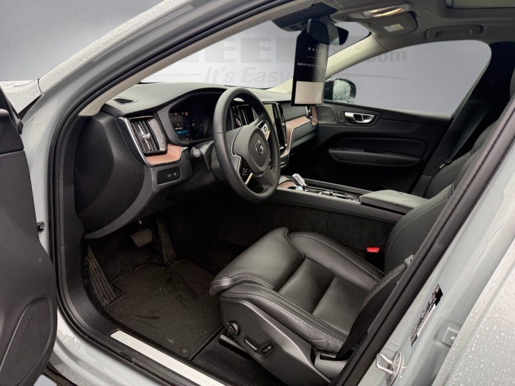 2024 Volvo XC60 Recharge Plug-In Hybrid Ultimate Hunt Valley MD