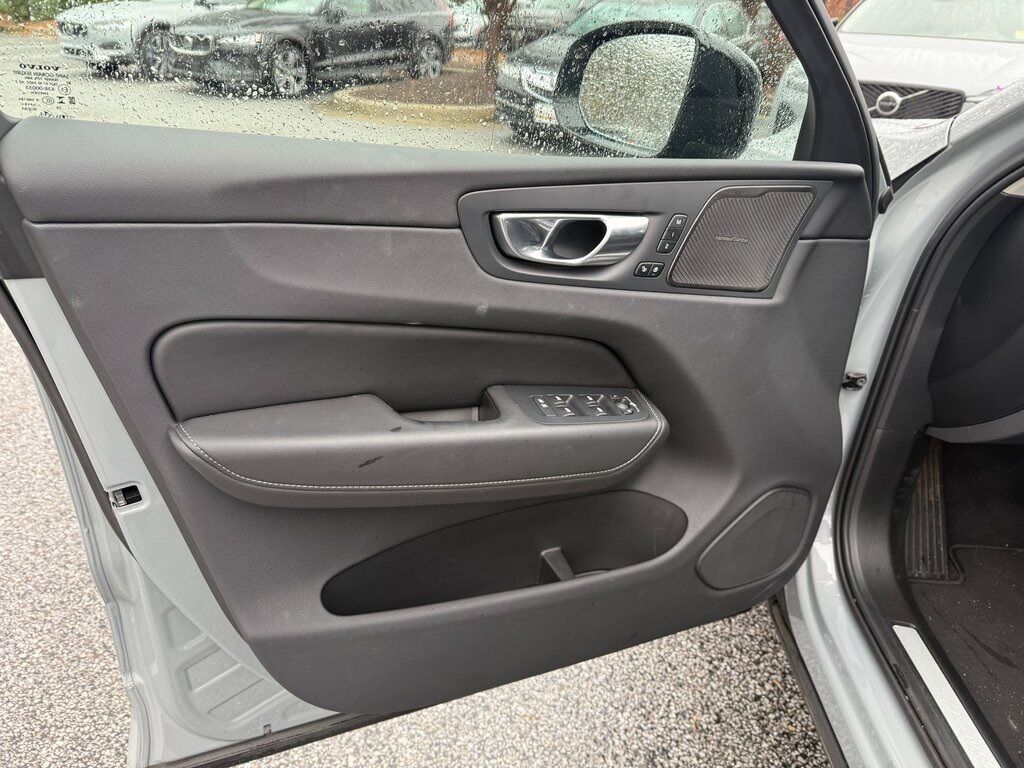 2024 Volvo XC60 Recharge Plug-In Hybrid Ultimate Hunt Valley MD