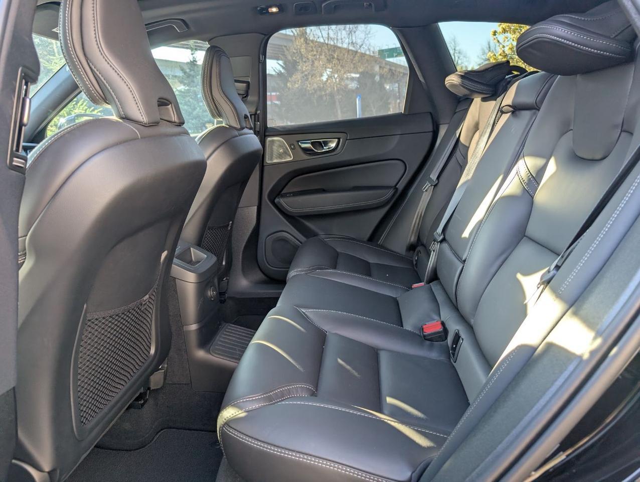 2024 Volvo XC60 Recharge T8 PHEV Hybrid ULTIMATE Black Edition | 455hp, Bowers & Wilkins Premium Audio & Air Suspension Portland OR