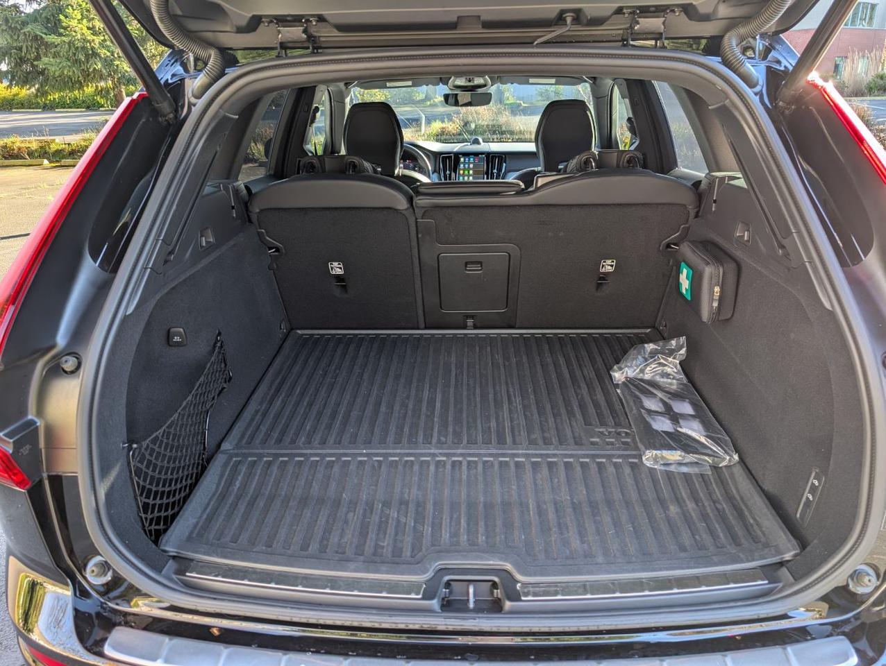 2024 Volvo XC60 Recharge T8 PHEV Hybrid ULTIMATE Black Edition | 455hp, Bowers & Wilkins Premium Audio & Air Suspension Portland OR