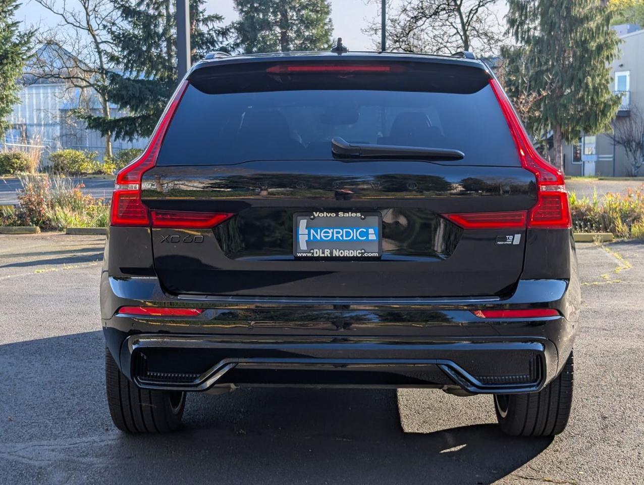 2024 Volvo XC60 Recharge T8 PHEV Hybrid ULTIMATE Black Edition | 455hp, Bowers & Wilkins Premium Audio & Air Suspension Portland OR