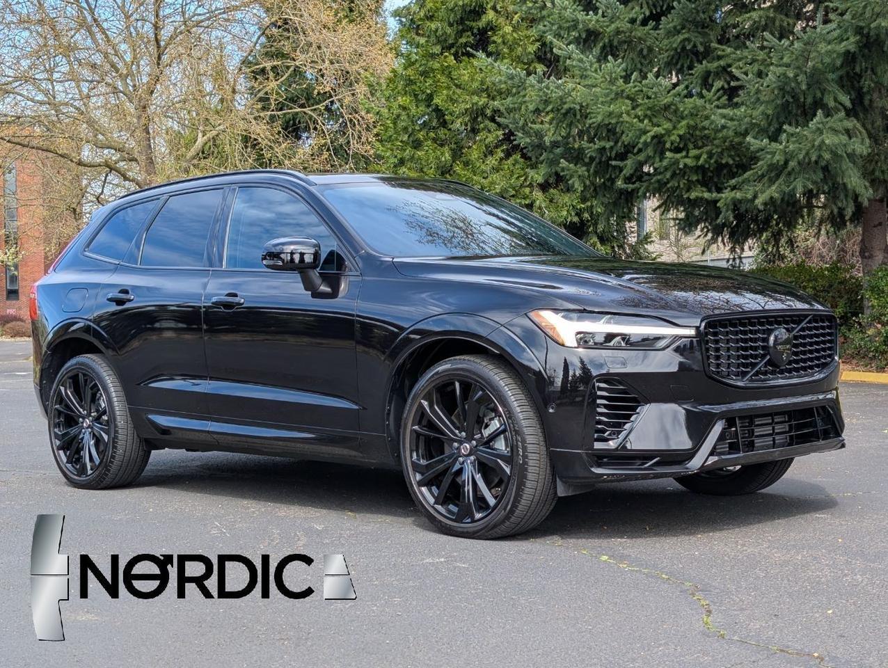 2024 Volvo XC60 Recharge T8 PHEV Hybrid ULTIMATE Black Edition | 455hp, Bowers & Wilkins Premium Audio & Air Suspension