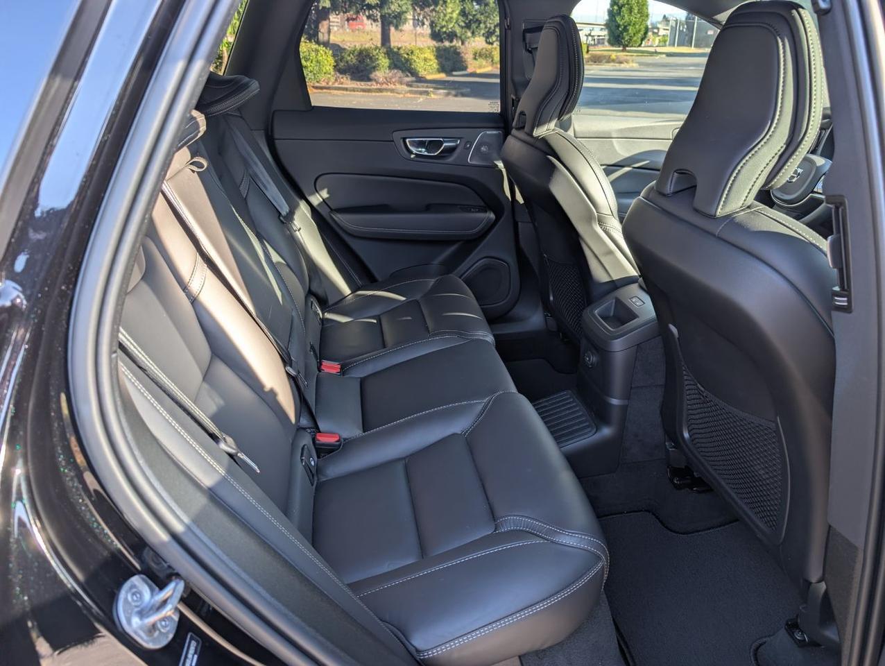 2024 Volvo XC60 Recharge T8 PHEV Hybrid ULTIMATE Black Edition | Bowers &amp; Wilkins Premium Audio Portland OR