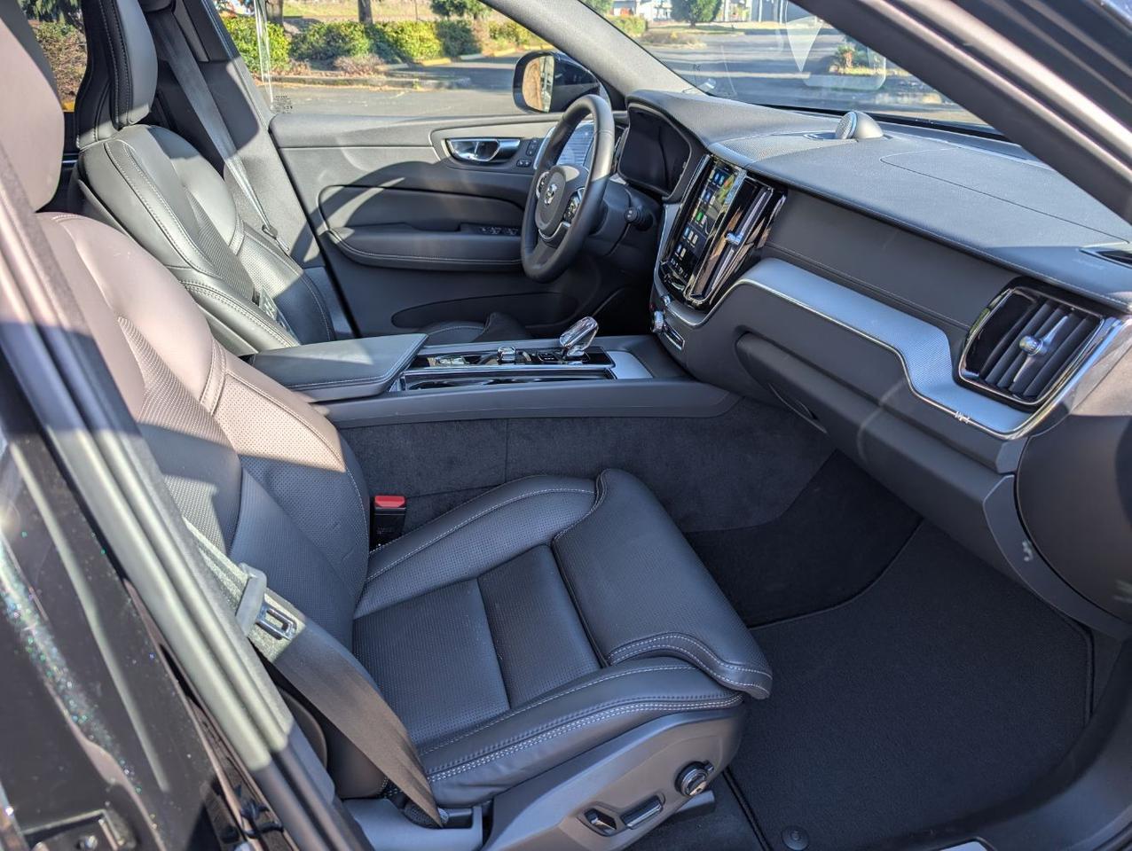 2024 Volvo XC60 Recharge T8 PHEV Hybrid ULTIMATE Black Edition | Bowers &amp; Wilkins Premium Audio Portland OR