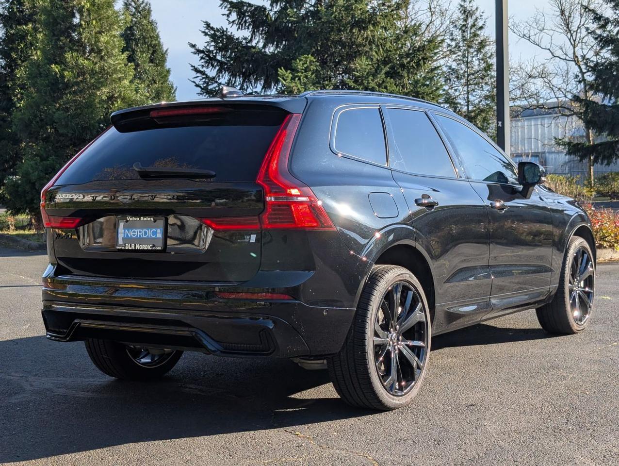2024 Volvo XC60 Recharge T8 PHEV Hybrid ULTIMATE Black Edition | Bowers &amp; Wilkins Premium Audio Portland OR