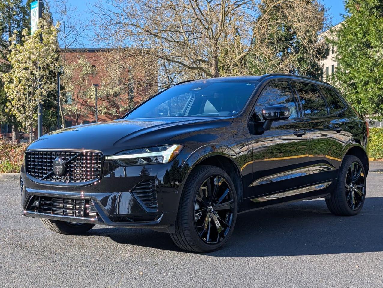 2024 Volvo XC60 Recharge T8 PHEV Hybrid ULTIMATE Black Edition | Bowers &amp; Wilkins Premium Audio Portland OR