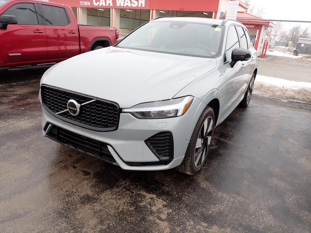 2024 Volvo XC60 Recharge Ultimate Dark Theme *HYBRID* AWD Listowel ON