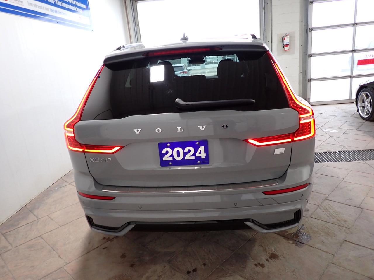 2024 Volvo XC60 Recharge Ultimate Dark Theme LEATHER SUNROOF *HYBRID* AWD Listowel ON