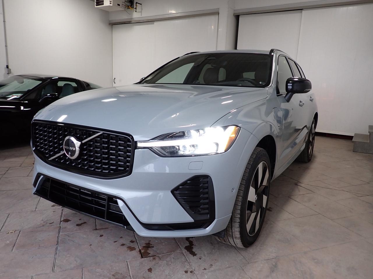 2024 Volvo XC60 Recharge Ultimate Dark Theme LEATHER SUNROOF *HYBRID* AWD Listowel ON